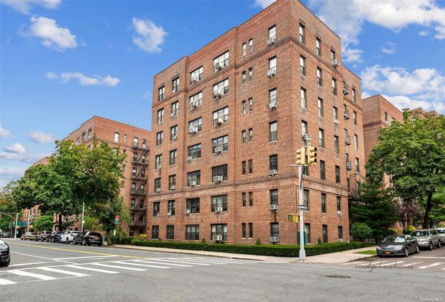 $319,000 | 67-71 Yellowstone Boulevard, Unit 7O | Forest Hills