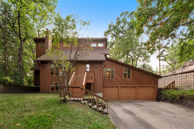 $674,880 | 4043 Valentine Court | Arden Hills