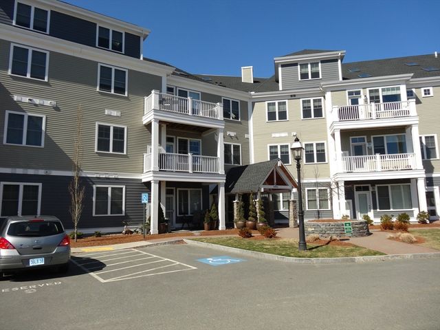 $812,000 | 16 Taylor Drive, Unit 3009 | Reading