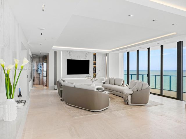 $13,000,000 | 19575 Collins Avenue, Unit 9 | Sunny Isles Beach