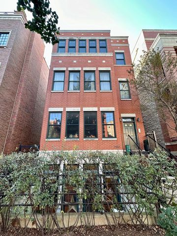 $3,100 | 2150 North Racine Avenue, Unit G | DePaul