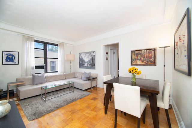 $675,000 | 250 West 75th Street, Unit 9D | Upper West Side