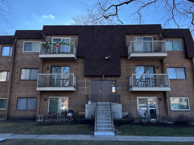 $1,600 | 613 West Central Road, Unit B2 | Mount Prospect