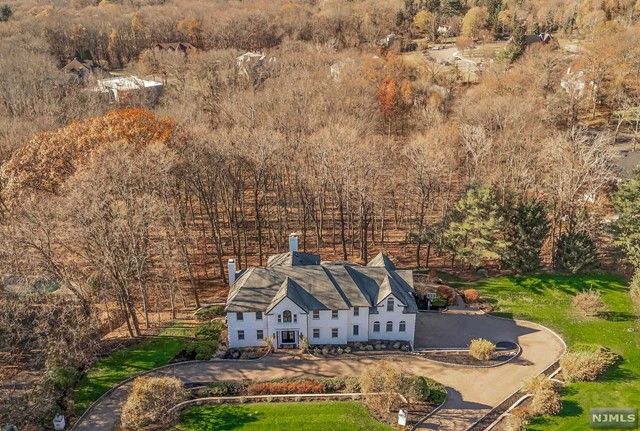 $1,984,000 | 766 Jenny Trail | Franklin Lakes