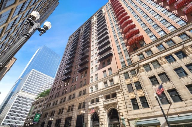 $3,600 | 212 West Washington Street, Unit 1001 | The Loop