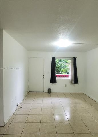 $2,200 | 152 Southwest 9th Street, Unit 4 | Brickell