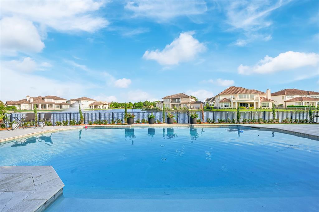 From the pool to the water view.