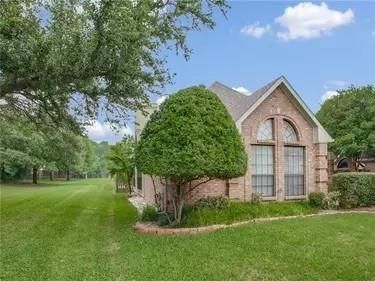 $539,500 | 7526 Vineyard Trail | Spring Park Central