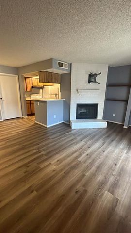 $950 | 3919 Fairmont Parkway, Unit 208 | Pasadena