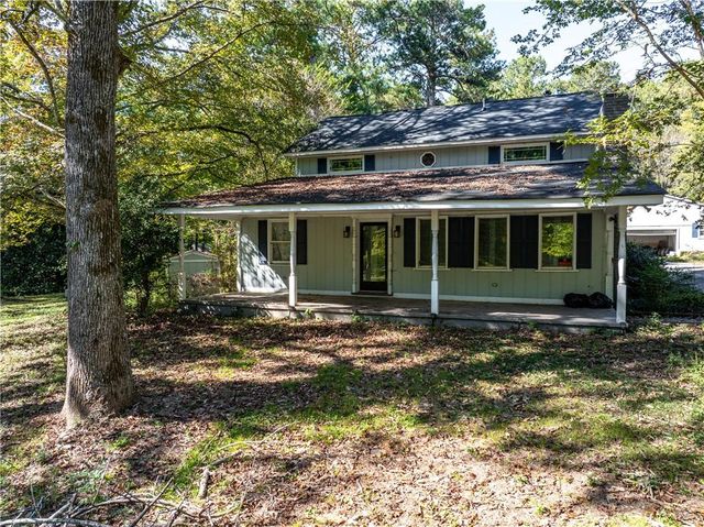 $325,000 | 724 Cowan Road Southeast