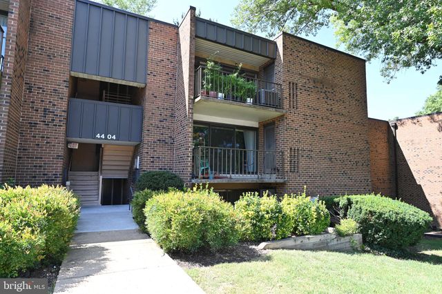 $2,100 | 4404 Island Place, Unit 104 | Heritage Court