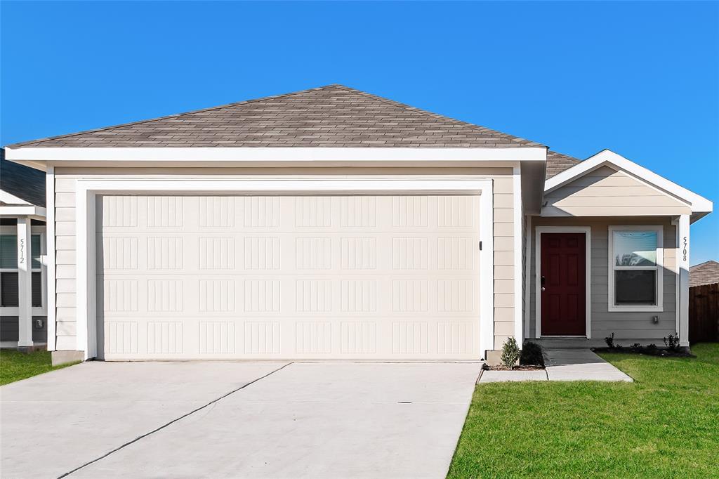 a view of outdoor space yard and garage