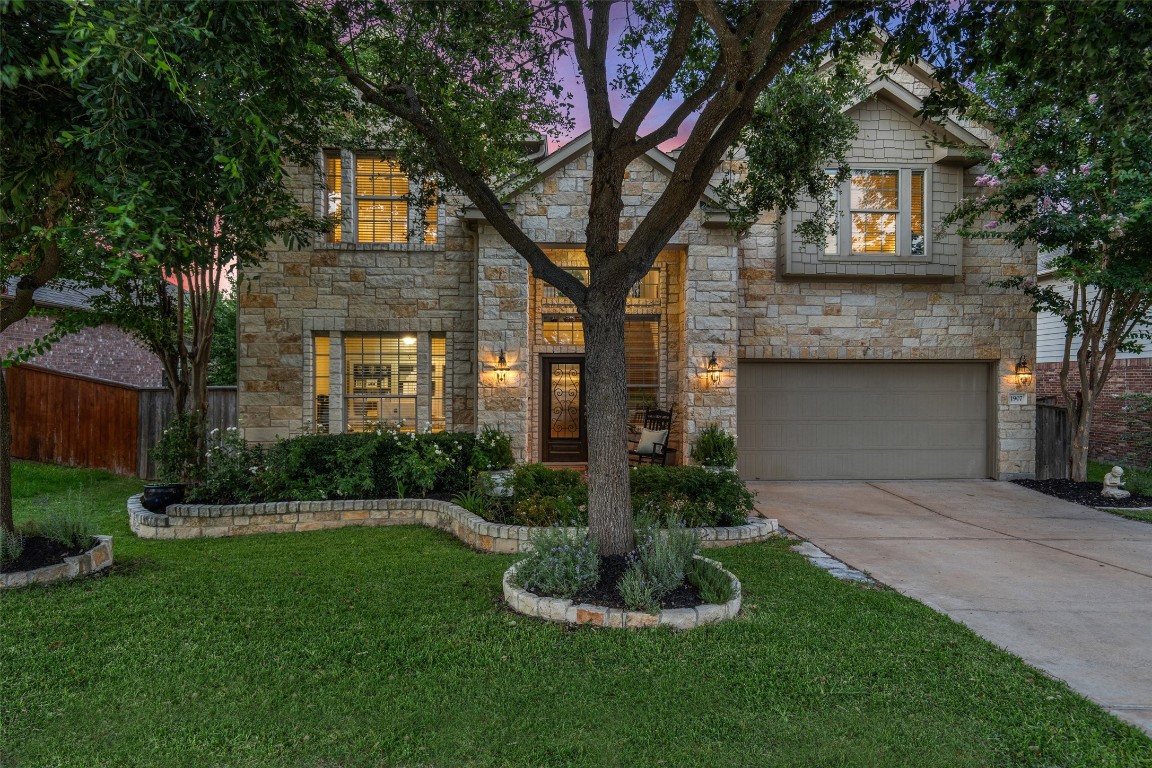 Welcome to 1907 Colony Glen, nestled in the desirable Teravista neighborhood.