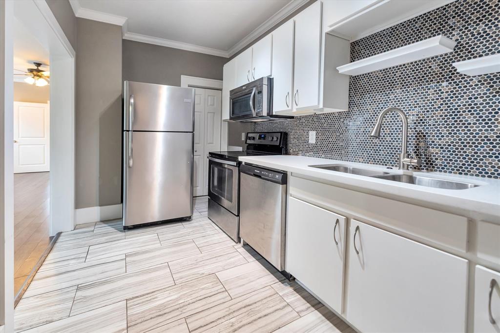 Fully upgraded kitchen with all stainless steel appliances.