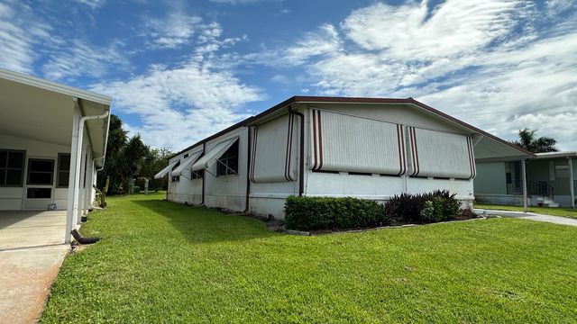 $219,000 | 8053 Southeast Patriot Avenue | Hobe Sound