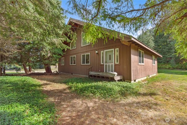 $799,500 | 9605 East Leavenworth Road