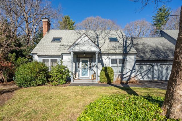 $630,000 | 54 Stratham Green Road | Stratham