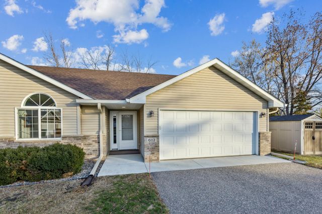 $273,300 | 612 Golden Gate Lane | Winsted