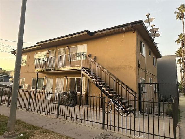 $2,395 | 2125 Saturn Avenue, Unit 3 | Southeast LA