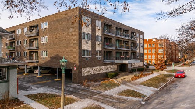 $249,000 | 401 South Grove Avenue, Unit 1H | Oak Park