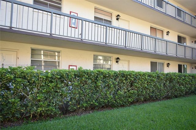 $2,000 | 7450 Northwest 17th Street, Unit 108 | Plantation Drive