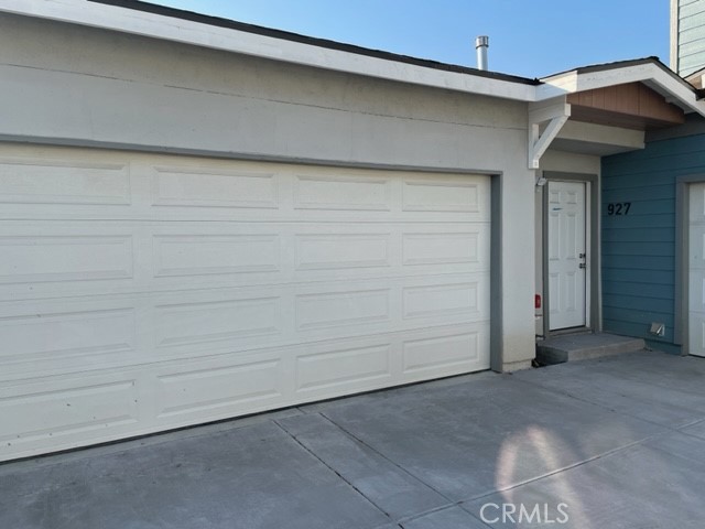 a view of a garage