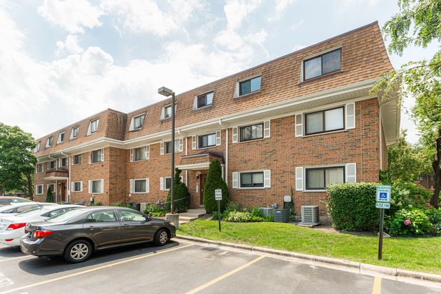 $245,000 | 4172 Cove Lane, Unit C | Glenview