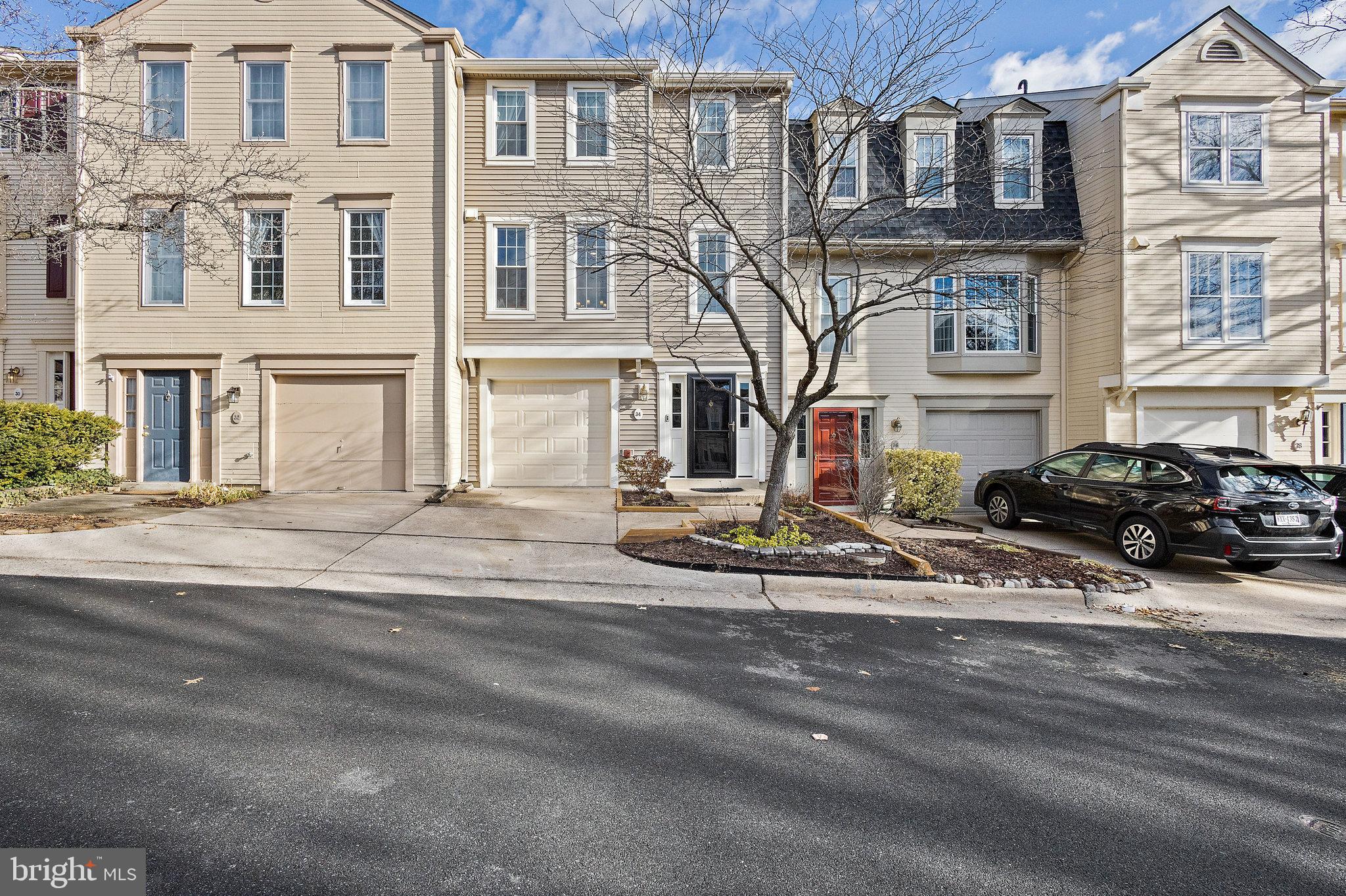 Totally renovated 1-Car Garage TH!!