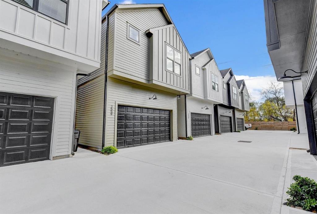 a view of a house with a garage