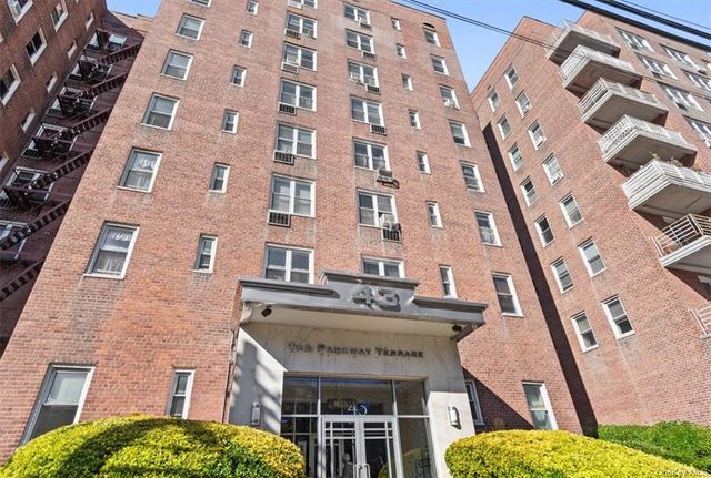 $179,000 | 43 Bronx River Road, Unit 8L | Wakefield Park