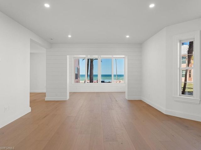 $2,695,000 | 2401 Gulf Shore Boulevard North, Unit VILLA 1 | Moorings