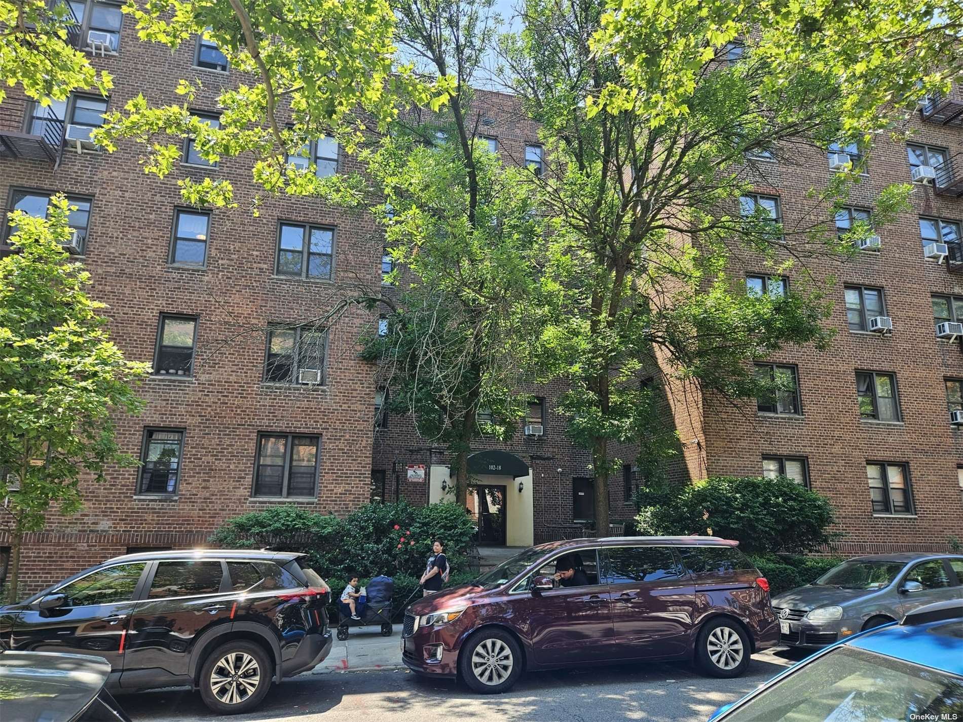 a car parked in front of a building