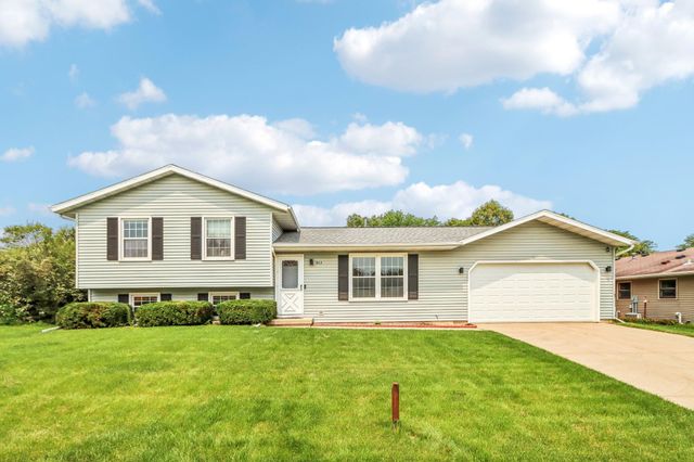 $400,000 | 903 Centennial Parkway | Waunakee