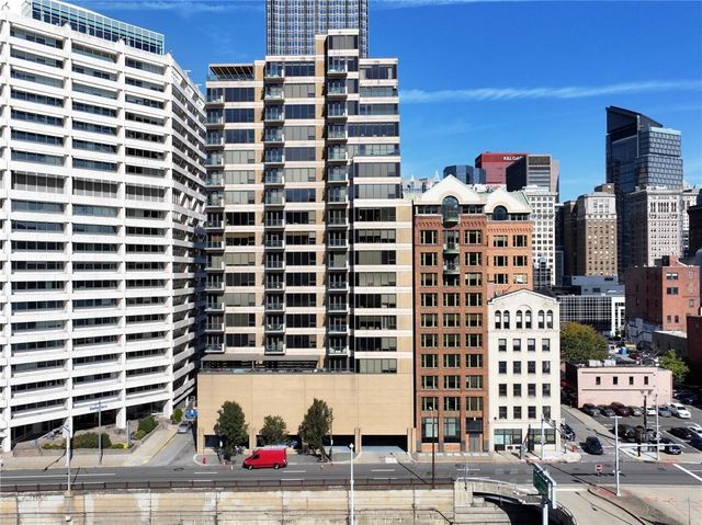 $699,000 | 151 Fort Pitt Boulevard, Unit 401 | Downtown Pittsburgh