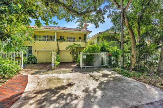 $8,500 | 3233 Gifford Lane, Unit 3233 | Northeast Coconut Grove