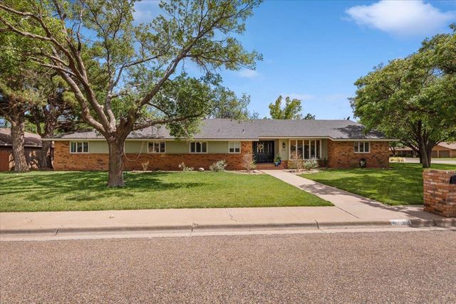 $479,900 | 318 Cottonwood Lane | Levelland