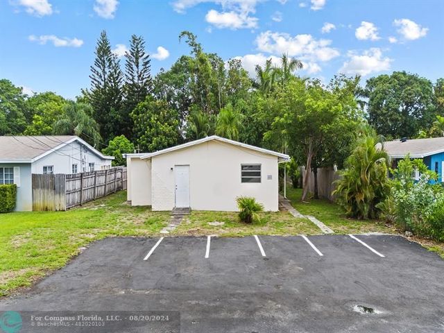 $525,000 | 1633 Northeast 32nd Street | South Corals