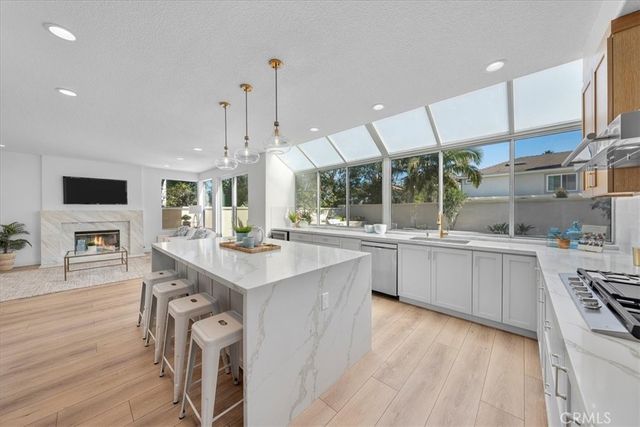 $1,895,000 | 910 South Barton Court | Anaheim Hills