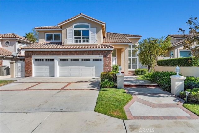 $1,895,000 | 910 South Barton Court | Anaheim Hills