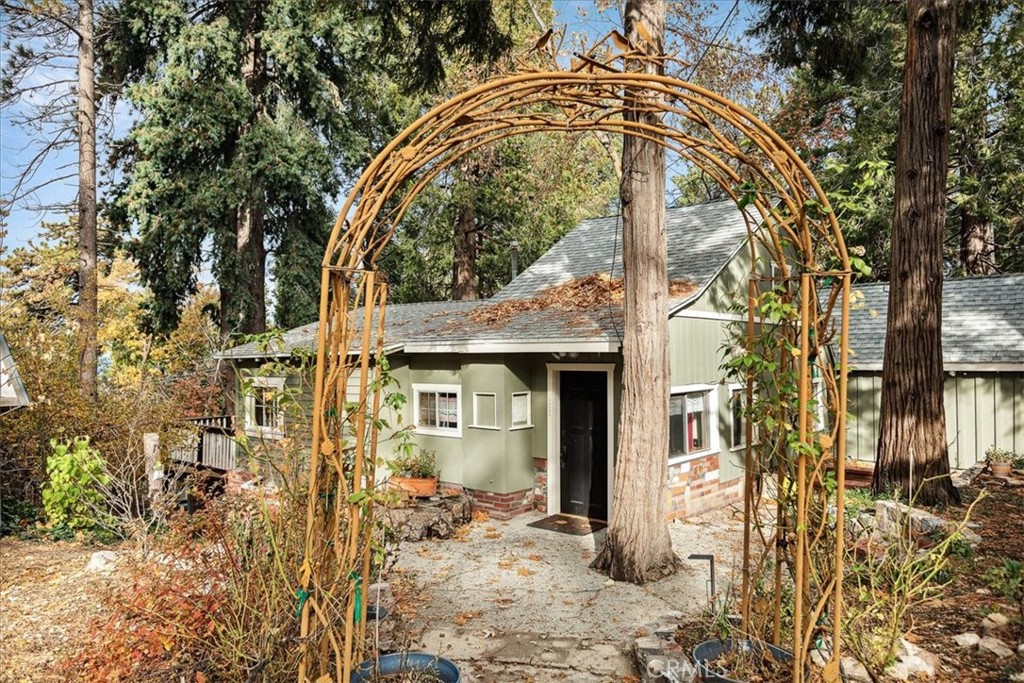 a view of a house with a outdoor space