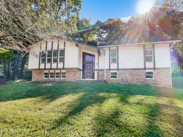 $367,000 | 8010 Camberley Drive | Broadacres