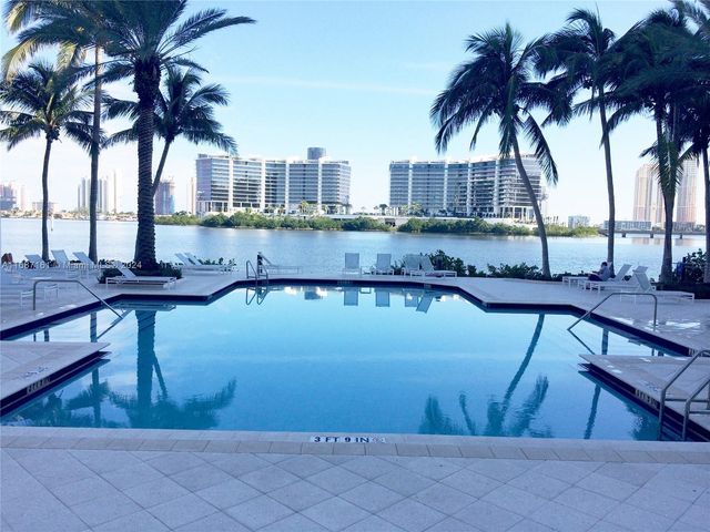 $2,800 | 3155 Northeast 184th Street, Unit 8204 | Alaqua Condominiums