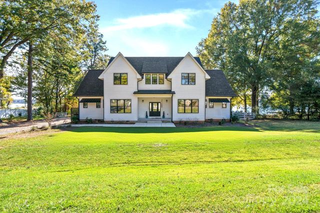 $1,299,000 | 105 Hideaway Lane | Davidson Township - Iredell County