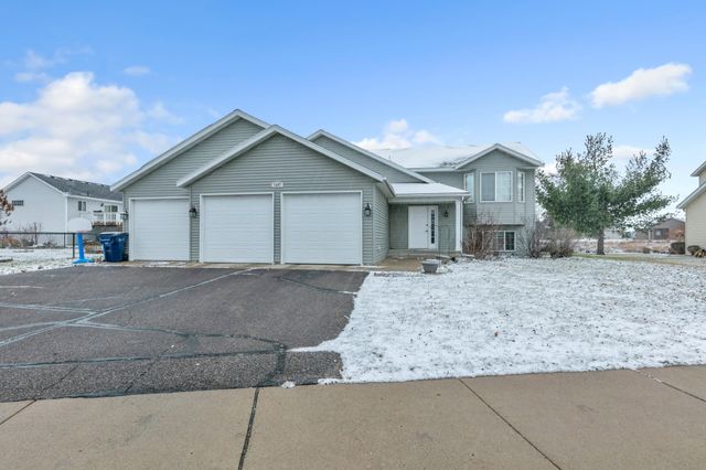 $350,000 | 1607 West Oakes Drive | St. Cloud