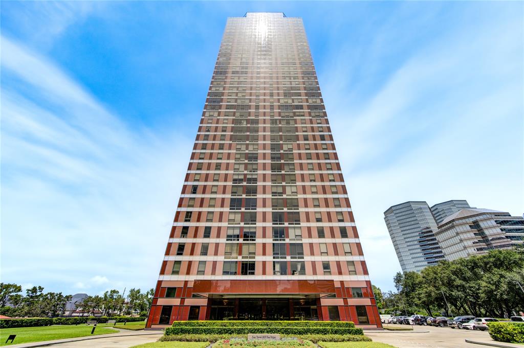 Experience the ultimate in luxury living at the Four Leaf Towers! Nestled on 9.5 beautifully landscaped acres in the heart of Houston, residents of Four Leaf Towers enjoy a host of world-class amenities, including