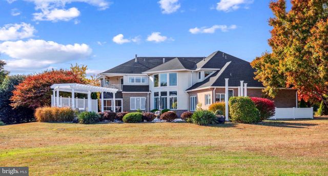 $2,398,900 | 2865 Cox Neck Road