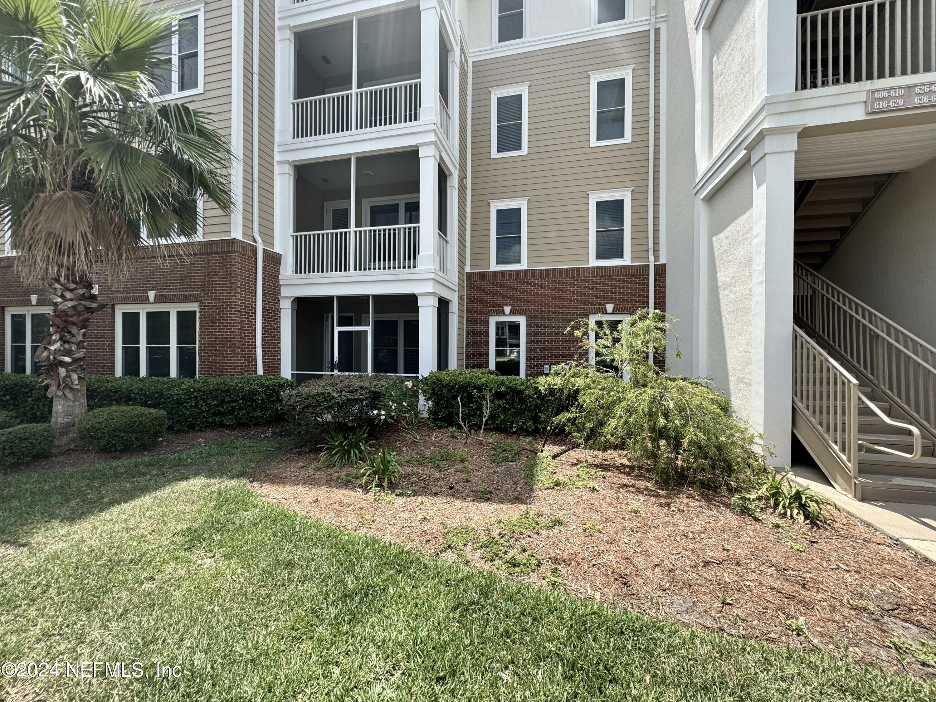 First Floor condo with Screened Lanai