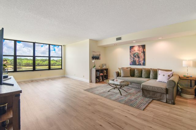 $248,500 | 2766 Carambola Circle South, Unit 301 | Coral Gate