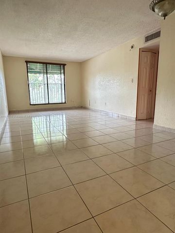 $1,950 | 606 West 81st Street, Unit 305 | Hialeah