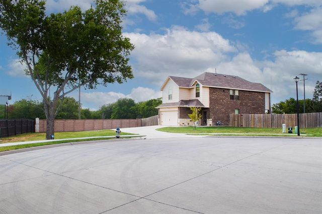 $394,900 | 503 Long Prairie Drive | Royse City